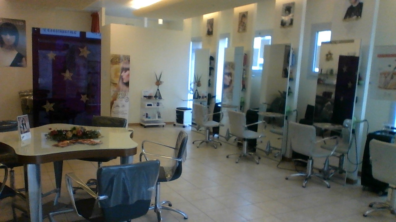 Immagine LA PETTINATRICE SNC a PIAZZA ENZO FERRARI 22 MONTEBELLUNA