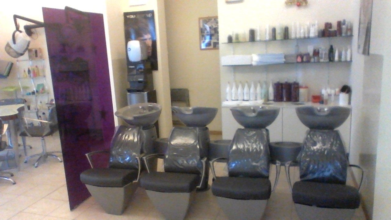 Immagine LA PETTINATRICE SNC a PIAZZA ENZO FERRARI 22 MONTEBELLUNA